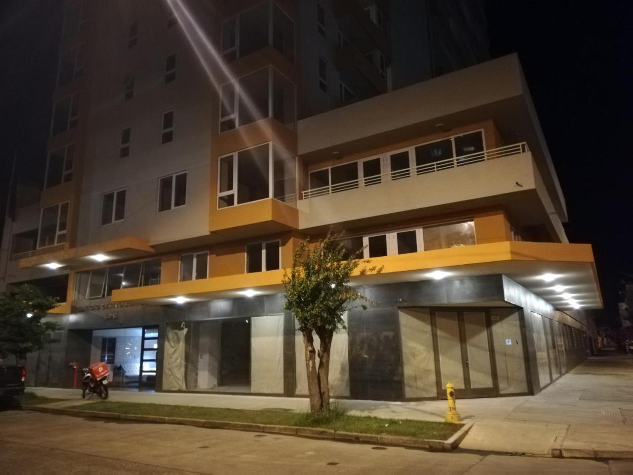 Depto Estudio 1811 Edificio Centro Blanco Con Estacionamiento Temuco Exterior foto